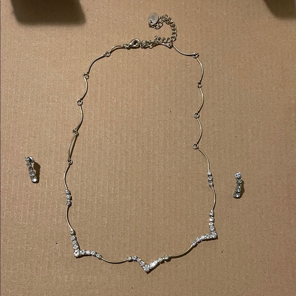 Elegant Silver Necklace and Earring Set